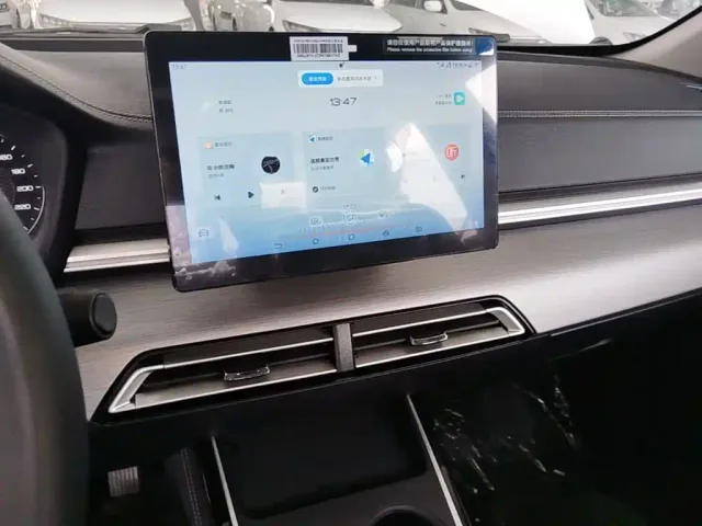 BYD Qin — Фото автомобиля 12