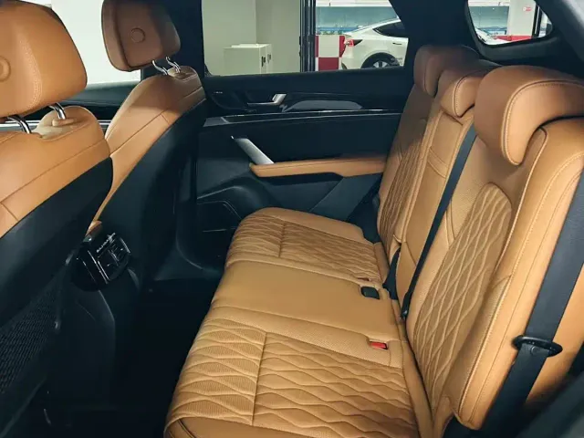 BYD Tang — Фото автомобиля 8