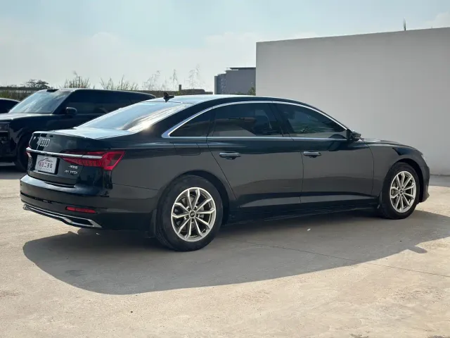 Audi A6L — Фото автомобиля 16