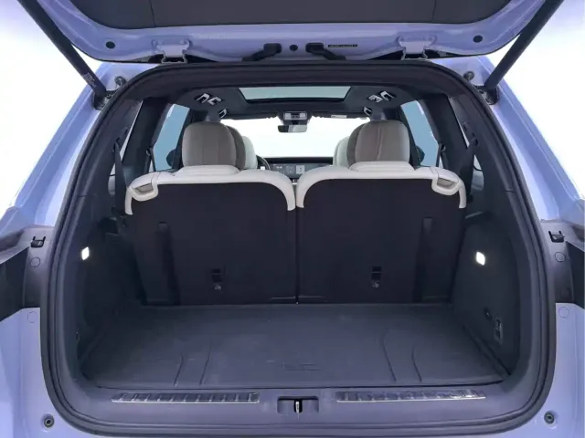 Li Auto ONE — Фото автомобиля 24
