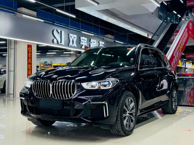 Фотография автомобиля — BMW X5