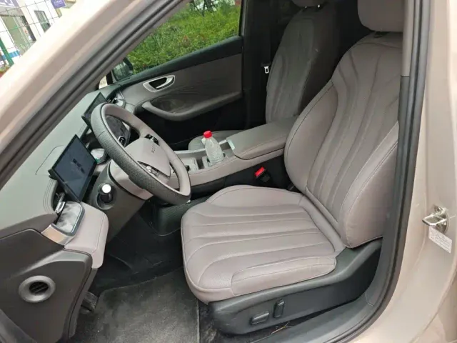 Roewe M7 DMH — Фото автомобиля 7