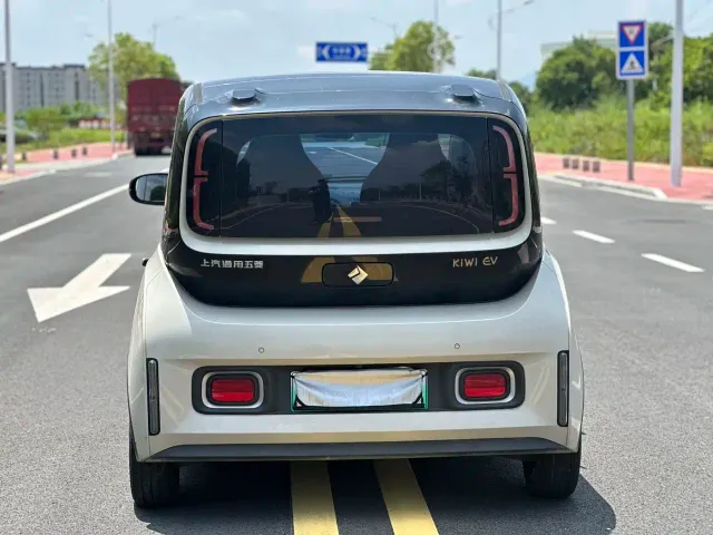 Baojun KiWi EV — Фото автомобиля 7