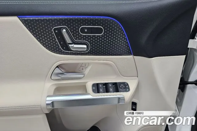 Mercedes-Benz EQB — Фото автомобиля 15