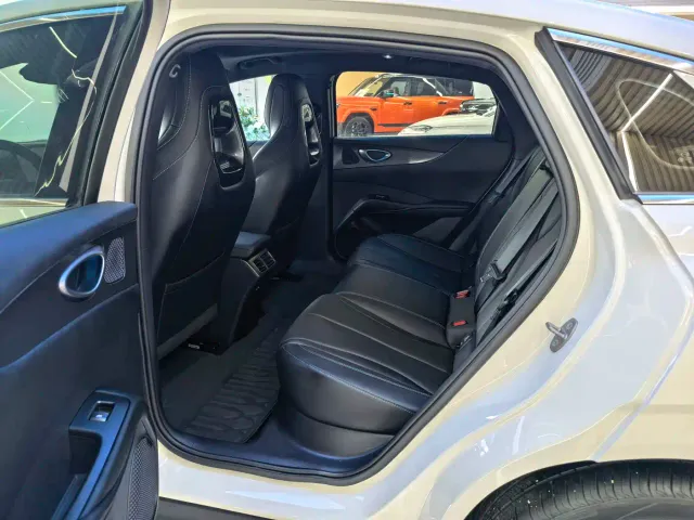 BYD Seal 06 — Фото автомобиля 10