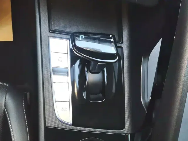 Hyundai Elantra — Фото автомобиля 16