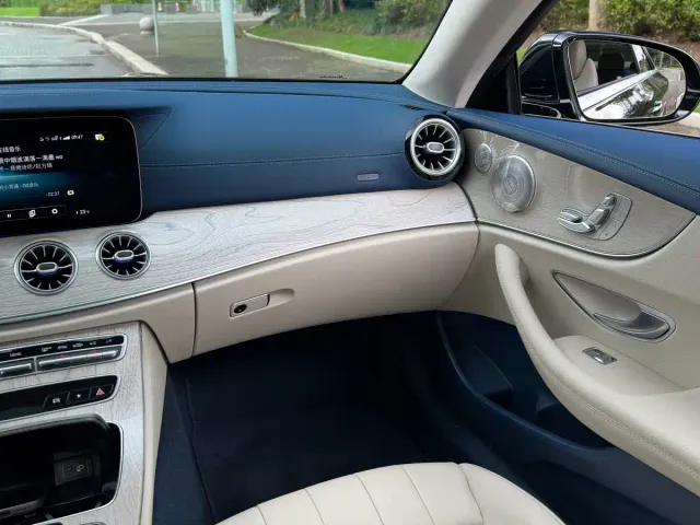 Mercedes-Benz E-Class — Фото автомобиля 20