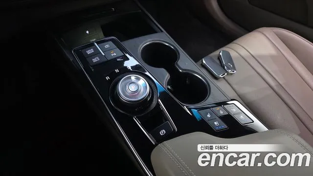 Kia K8 Hybrid — Фото автомобиля 9