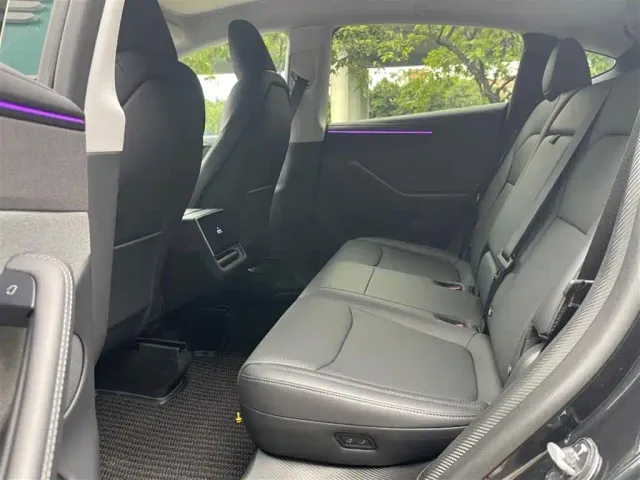 Tesla Model Y — Фото автомобиля 5