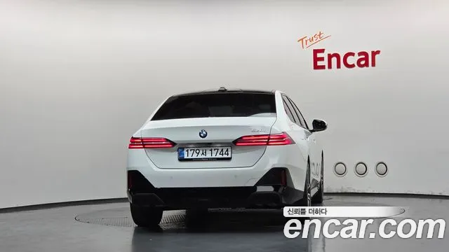 BMW 5 Series G60 — Фото автомобиля 4
