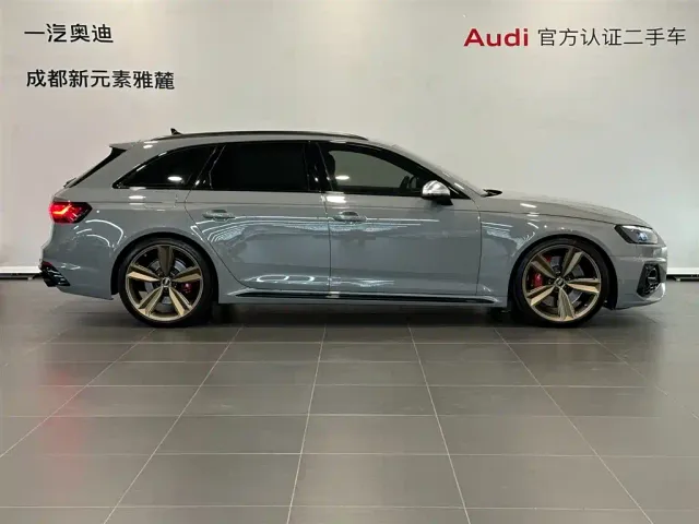 Audi RS 4 — Фото автомобиля 3