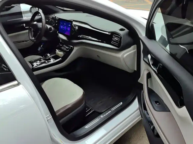 BYD Qin PLUS — Фото автомобиля 8