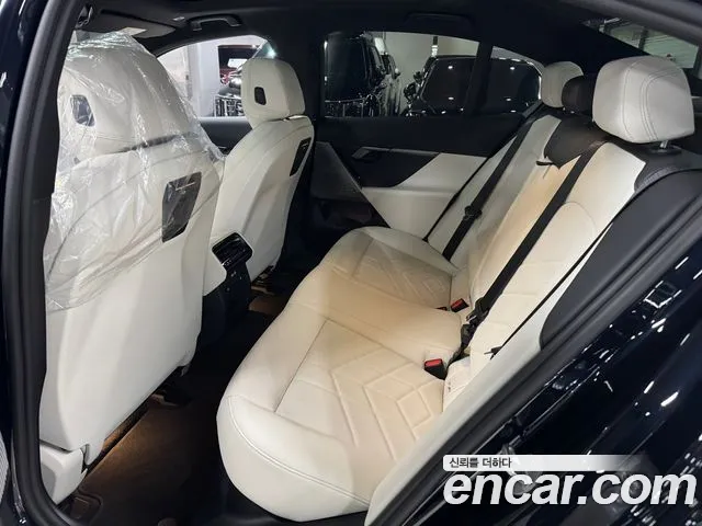 BMW 5-Series 5 серия (G60) 523d xDrive M Sport — Фото автомобиля 11