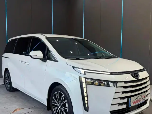 GAC Trumpchi E8 — Фото автомобиля 3