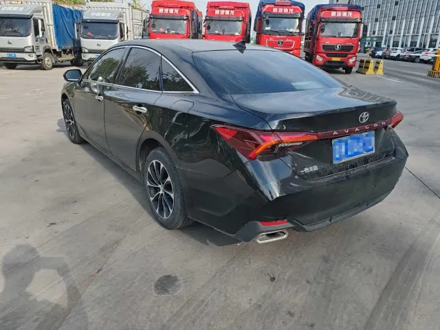 Toyota Avalon — Фото автомобиля 3