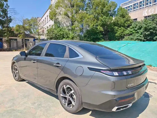 Changan Eado — Фото автомобиля 7