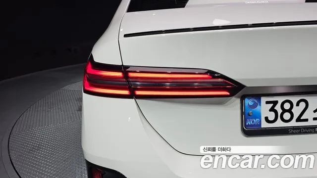 BMW 5-Series — Фото автомобиля 19