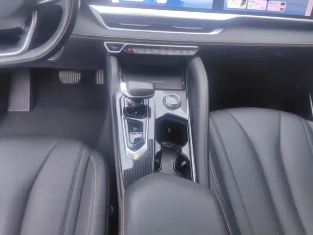 Geely Xingyue L — Фото автомобиля 16