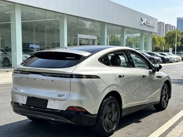 Xpeng G6 — Фото автомобиля 8