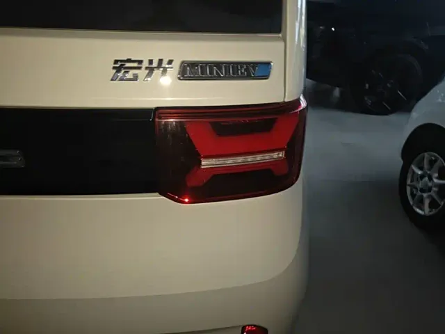 Wuling Hongguang Mini EV — Фото автомобиля 7