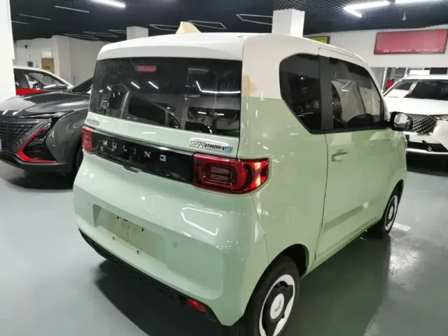 Wuling Hongguang Mini EV — Фото автомобиля 6