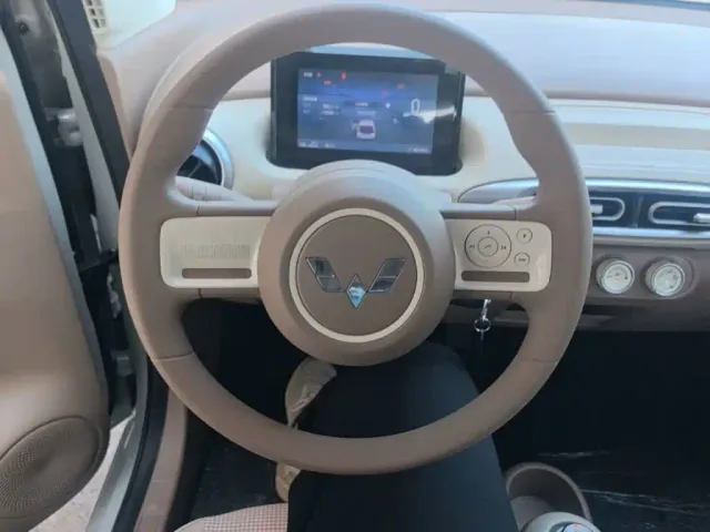 Wuling Hongguang Mini EV — Фото автомобиля 10