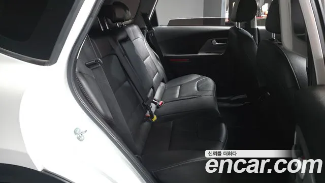Kia Niro — Фото автомобиля 12