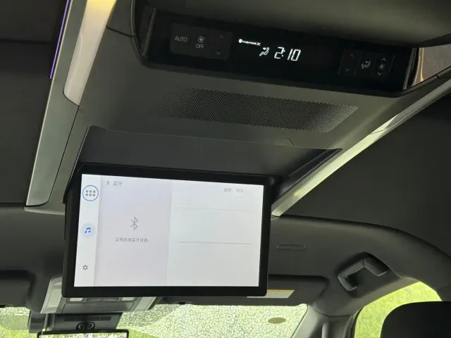 Toyota Vellfire — Фото автомобиля 16
