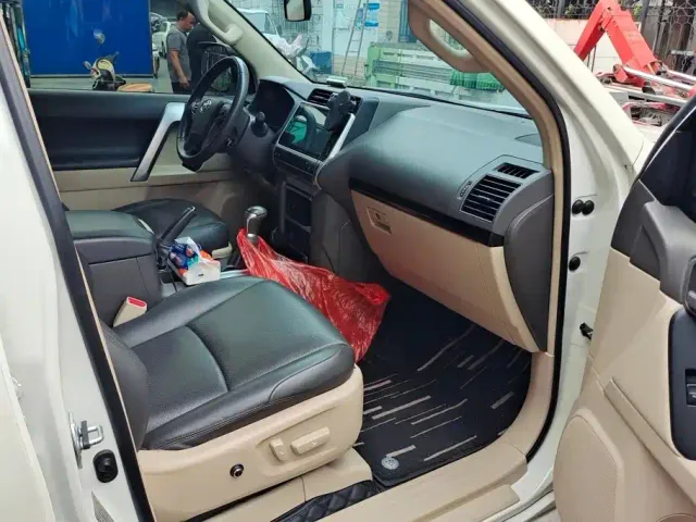 Toyota RAV4 — Фото автомобиля 8