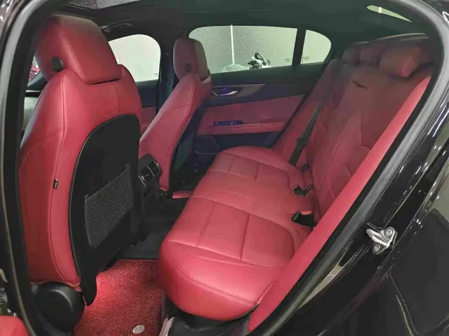 Jaguar XEL — Фото автомобиля 5