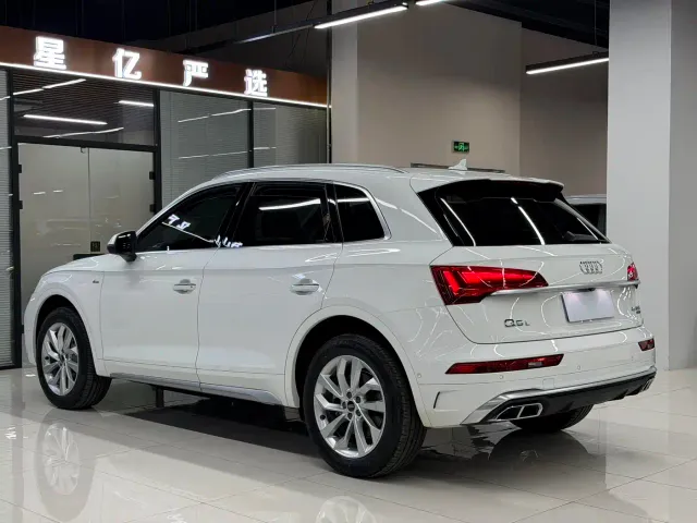 Audi Q5L — Фото автомобиля 19