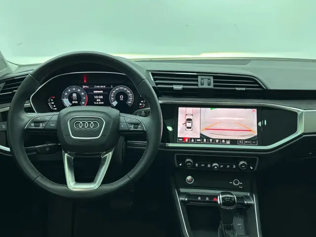 Audi Q3 — Фото автомобиля 10