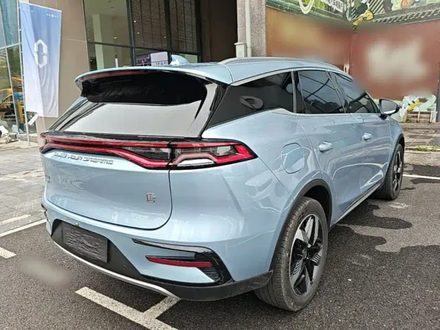 BYD Tang — Фото автомобиля 6