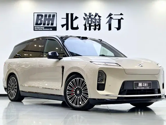 Nio ES8 — Фото автомобиля 3