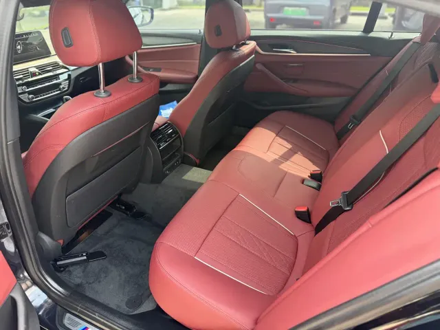 BMW 5 Series — Фото автомобиля 7