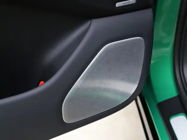 Xiaomi YU7 — Фото автомобиля 11