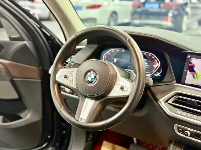 BMW X5 — Фото автомобиля 11