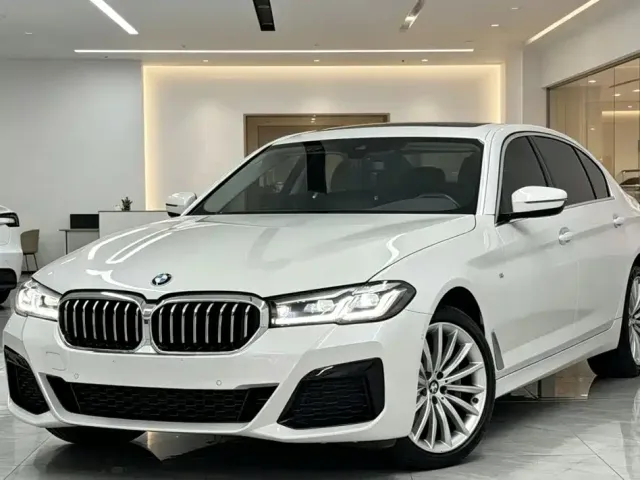 Фотография автомобиля — BMW 5 Series
