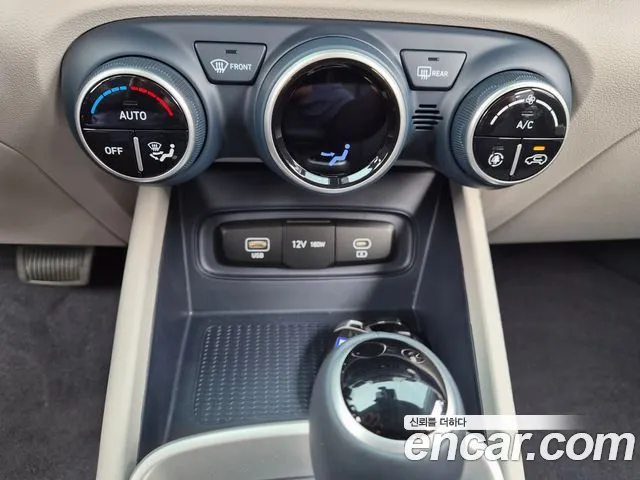Hyundai Venue — Фото автомобиля 12