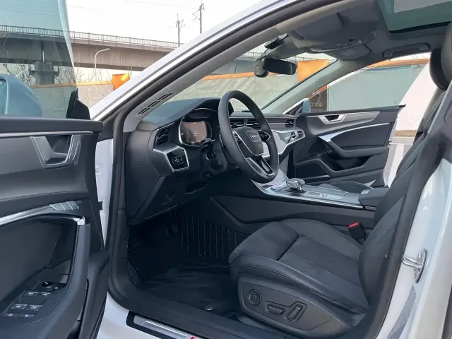 Audi Audi A7 2023 Model 45 TFSI Premium Selection Edition — Фото автомобиля 10