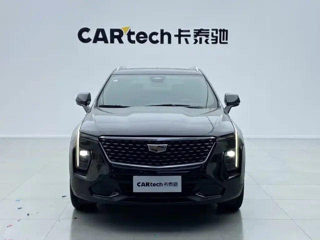 Cadillac XT4 — Фото автомобиля 2