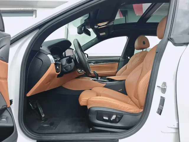BMW 6 Series Gran Turismo — Фото автомобиля 8