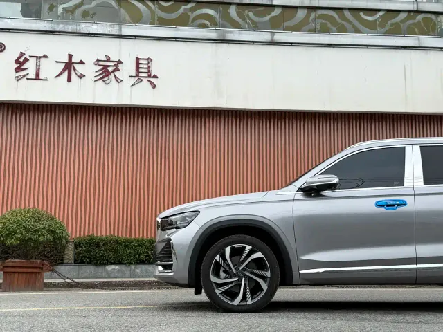 Фотография автомобиля — Geely Xingyue L