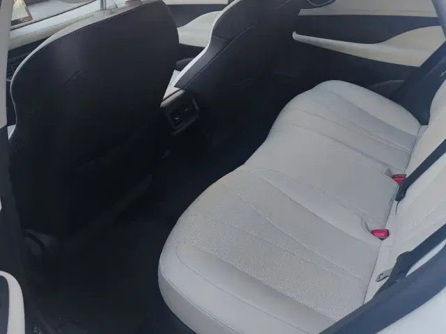 BYD Seal 05 DM-i — Фото автомобиля 11