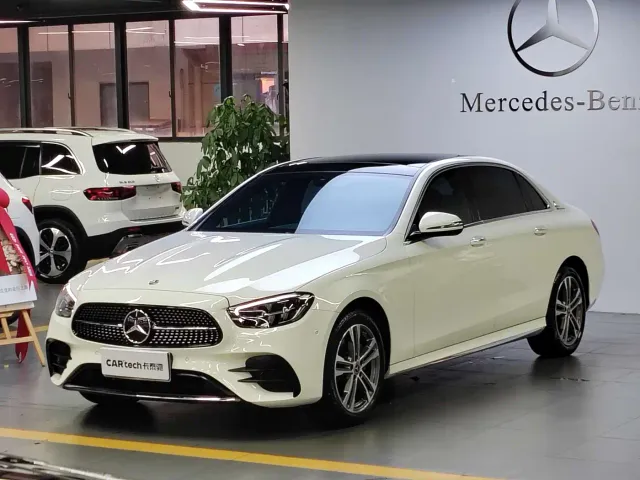 Фотография автомобиля — Mercedes-Benz E-Class