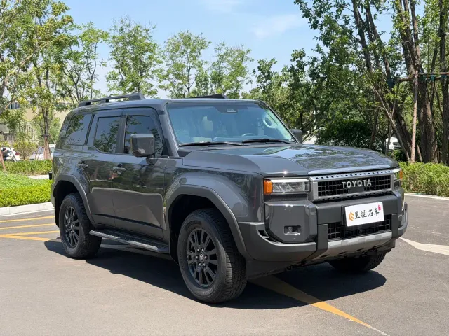 Toyota Prado — Фото автомобиля 3