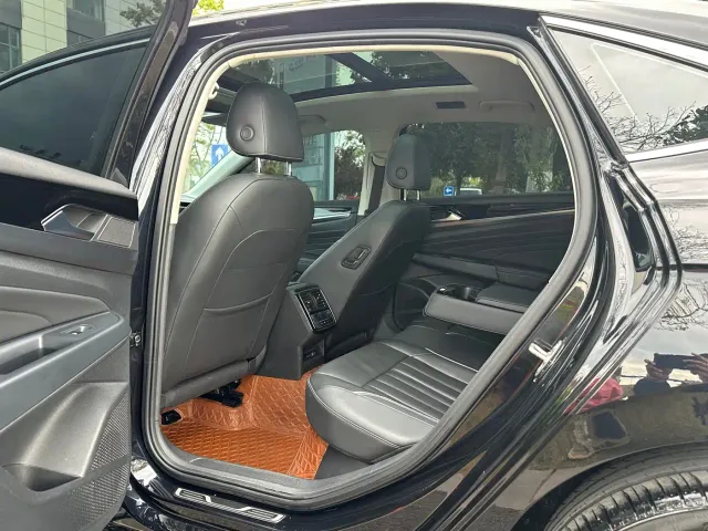 Volkswagen Passat — Фото автомобиля 9