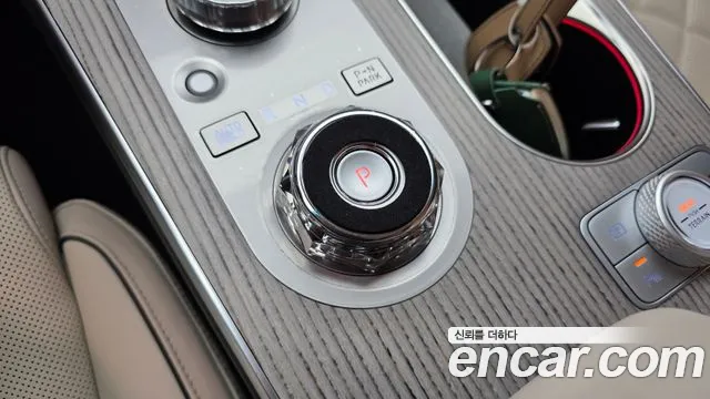 Genesis GV80 — Фото автомобиля 9