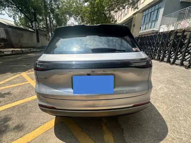 Geely Galaxy Starship 7 EM-i — Фото автомобиля 6