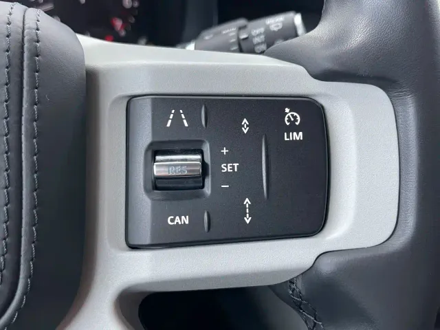 Land Rover Defender — Фото автомобиля 8